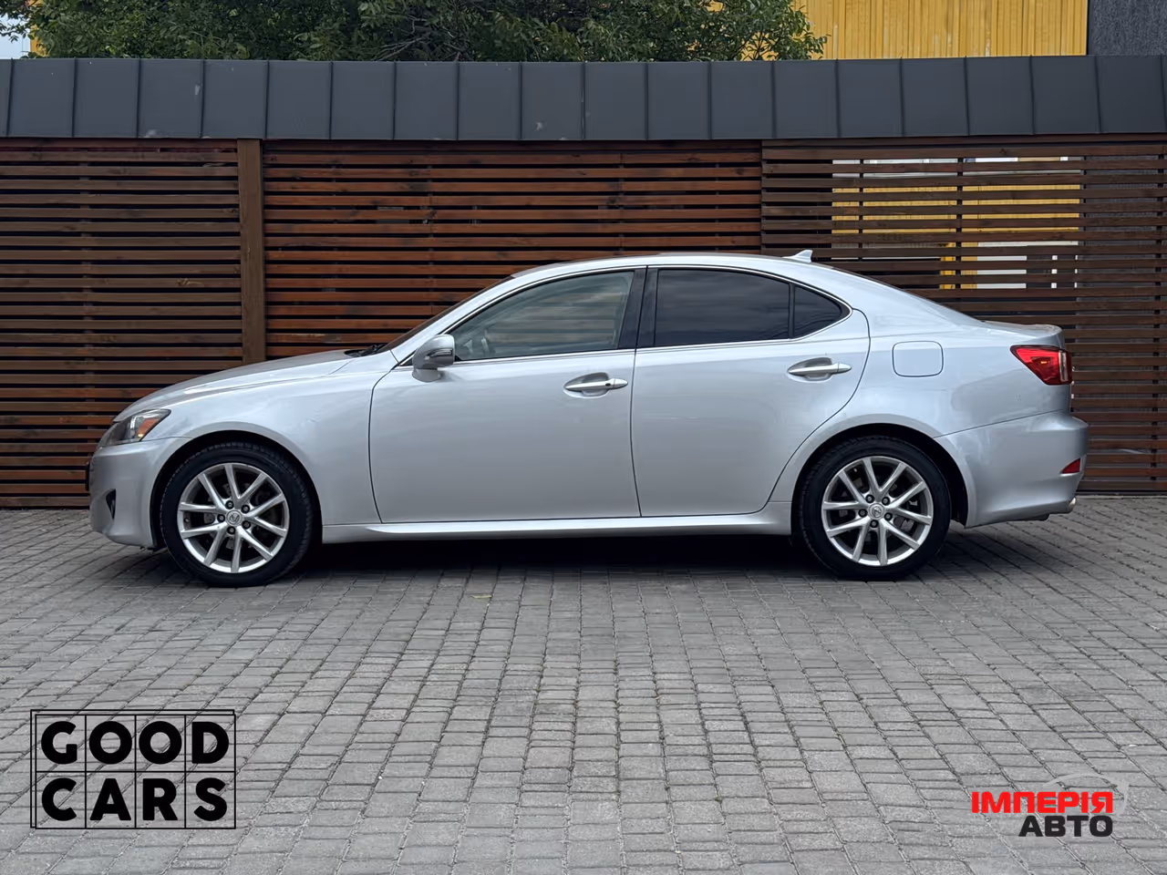 Lexus IS - фото 4
