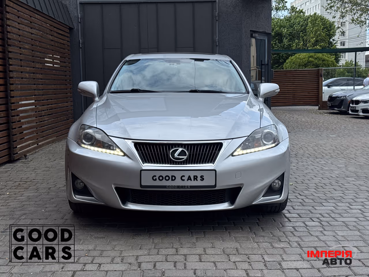 Lexus IS - фото 2