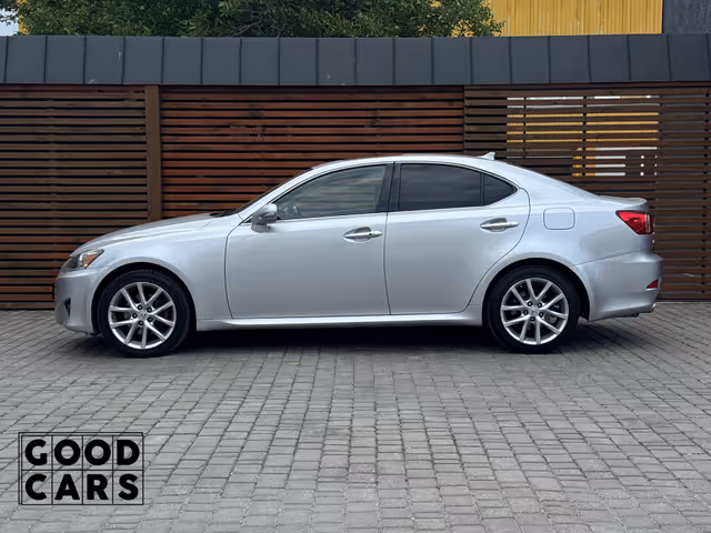Lexus IS - фото 4