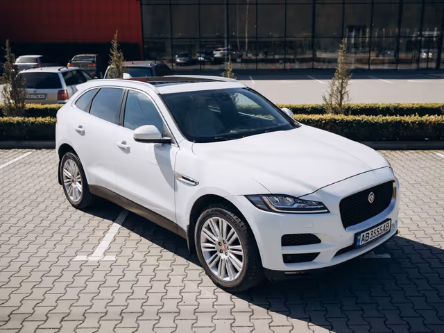 Jaguar F-Pace - фото 3
