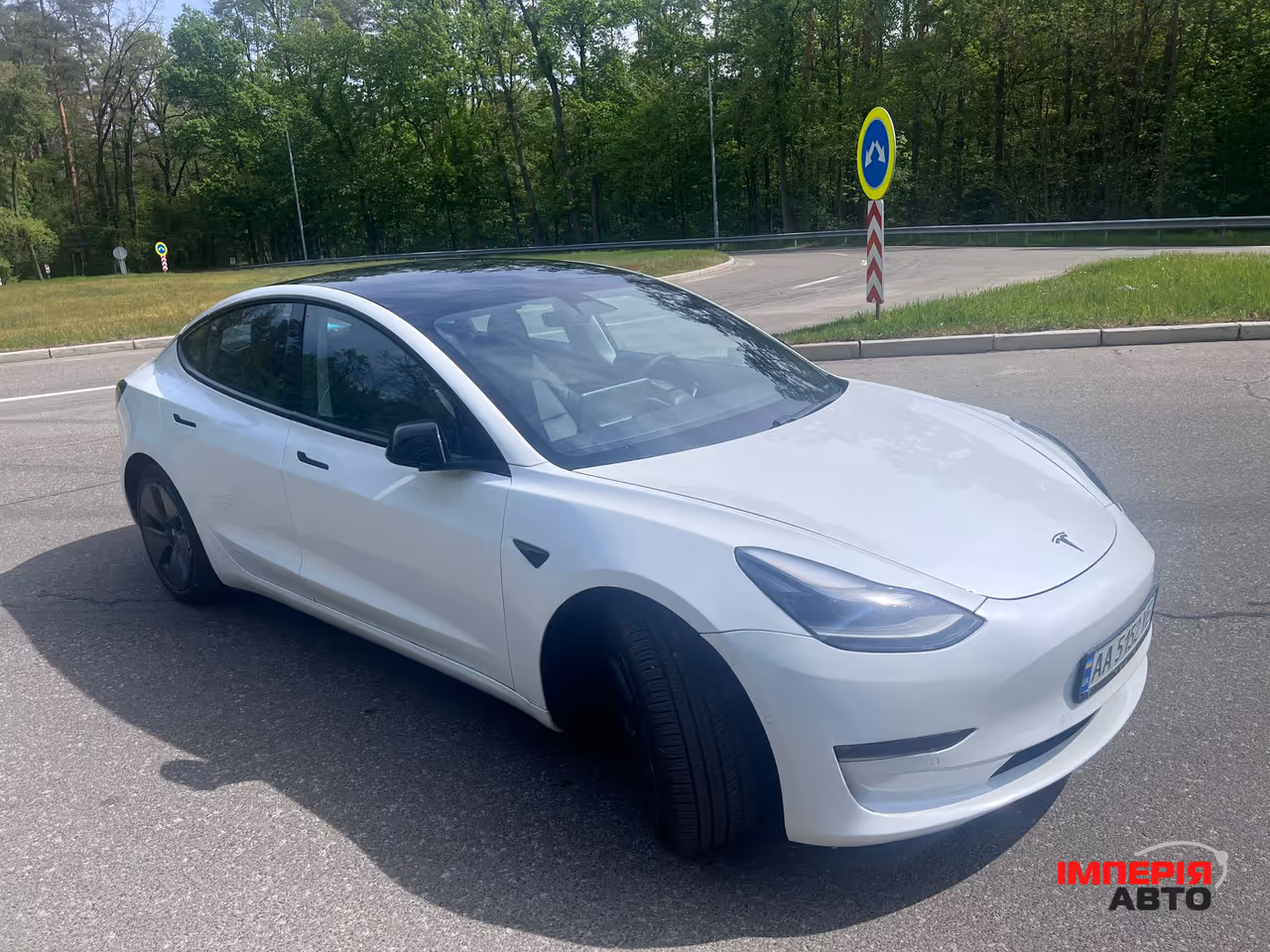 Tesla Model 3 - фото 2
