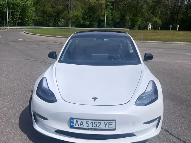 Tesla Model 3 - фото 4