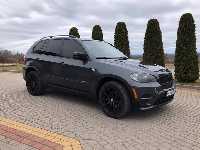 BMW X5 - фото 2