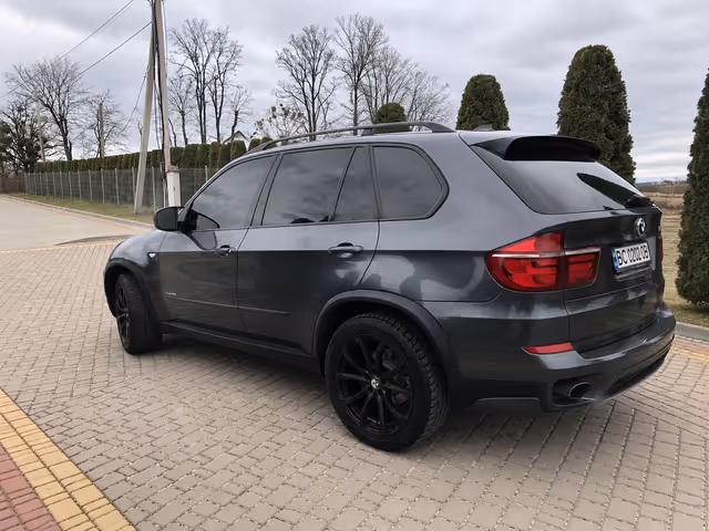 BMW X5 - фото 4