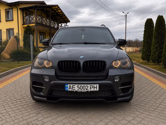 BMW X5 - фото 1