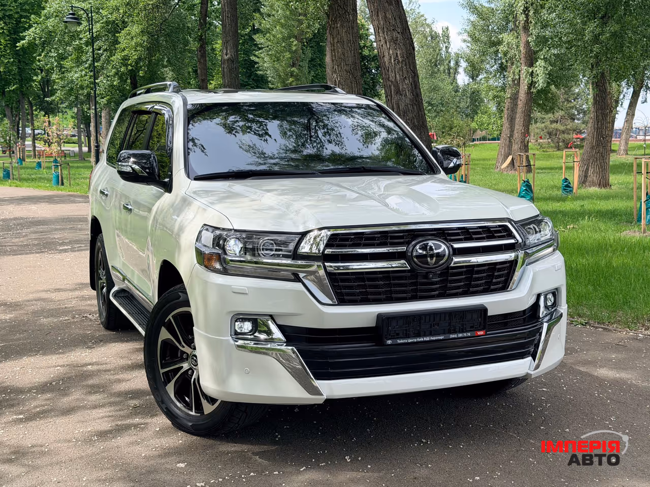 Toyota Land Cruiser - фото 1