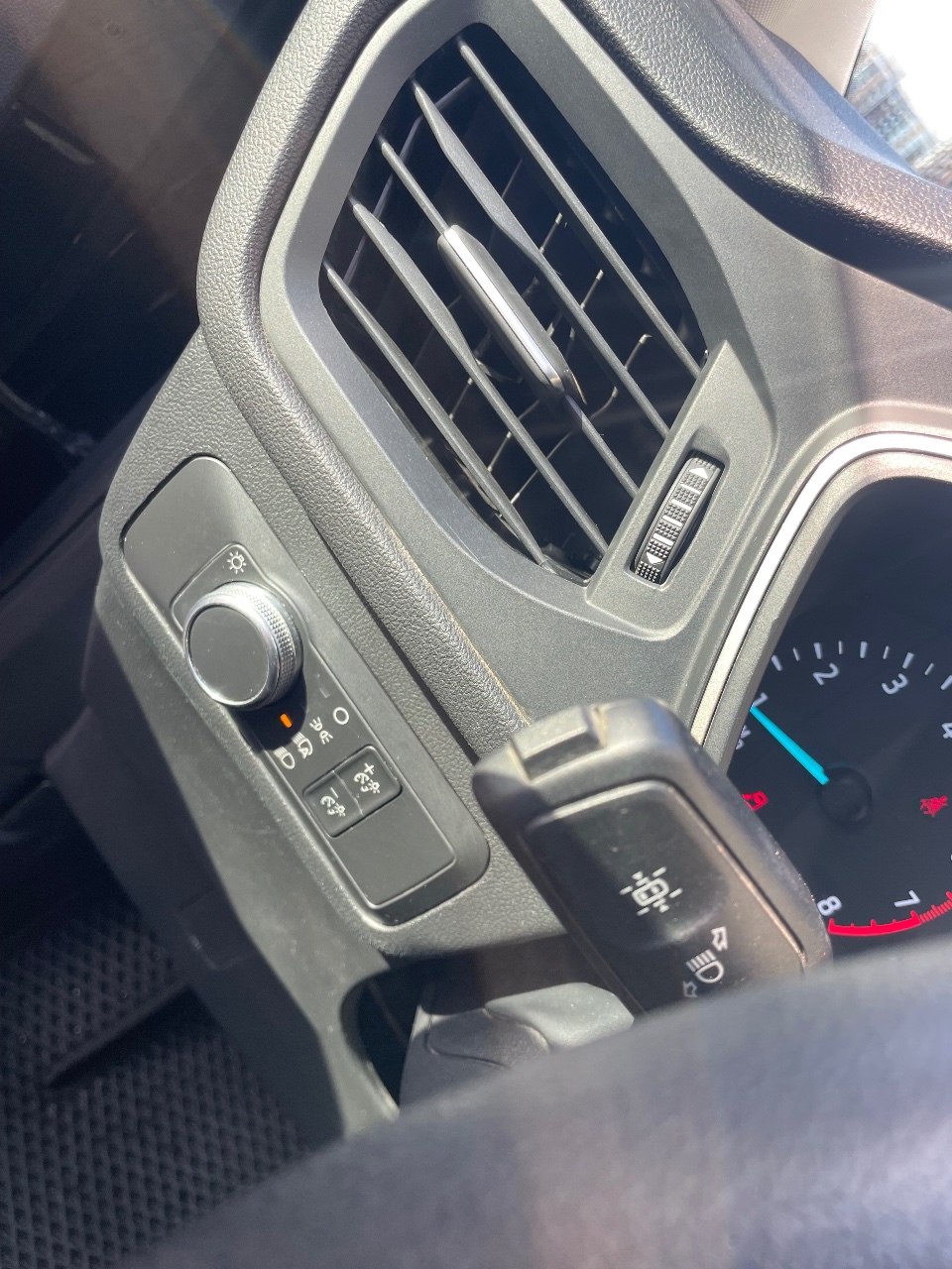 Ford Escape - фото 12