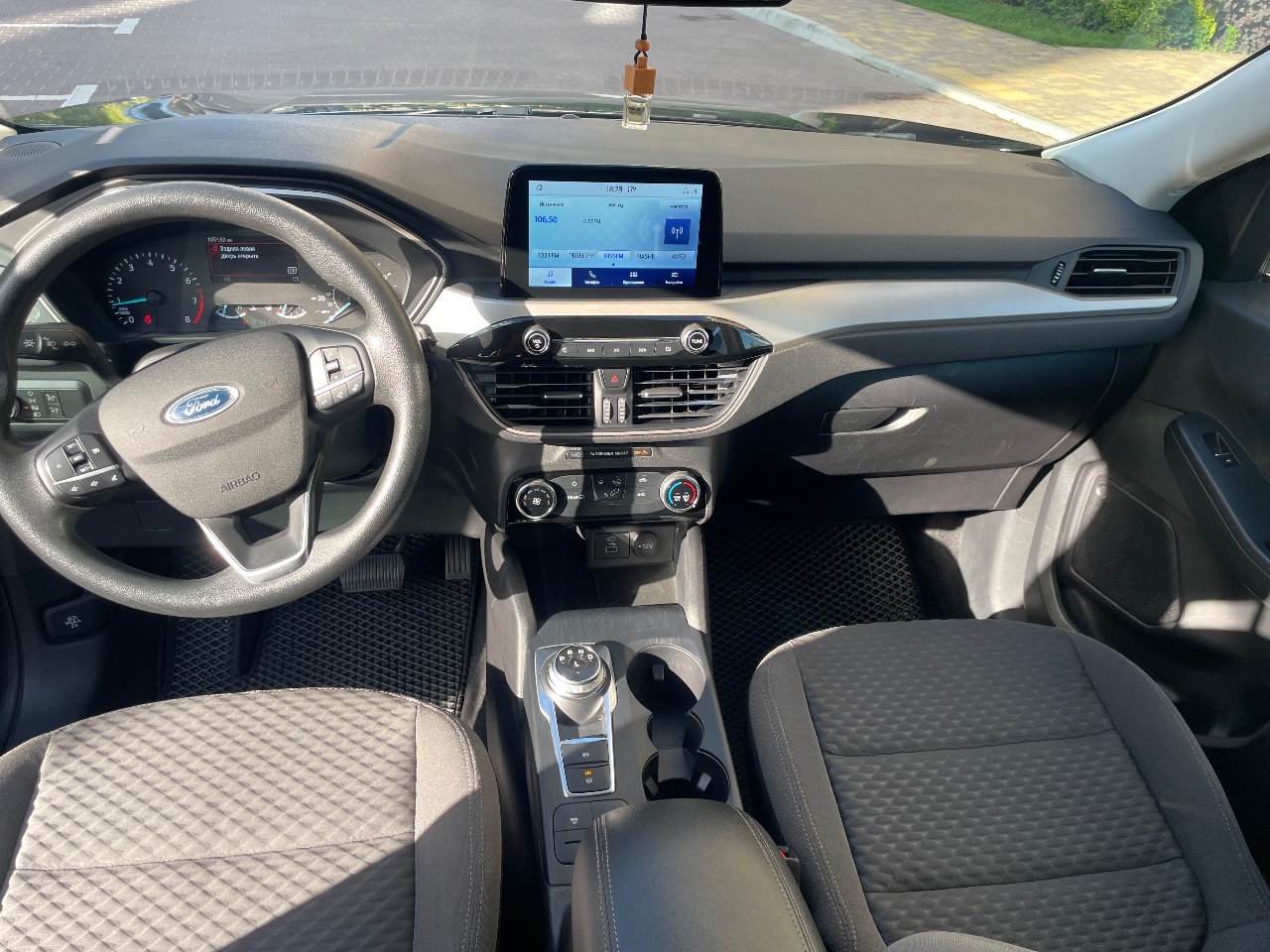 Ford Escape - фото 1