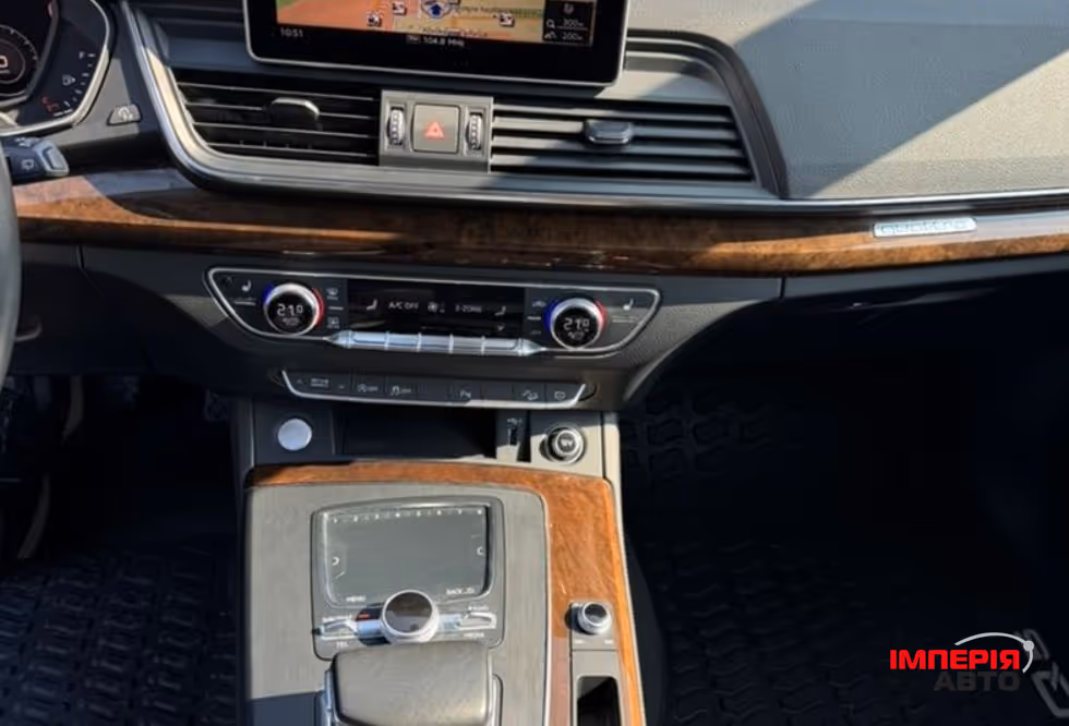 Audi Q5 - фото 7