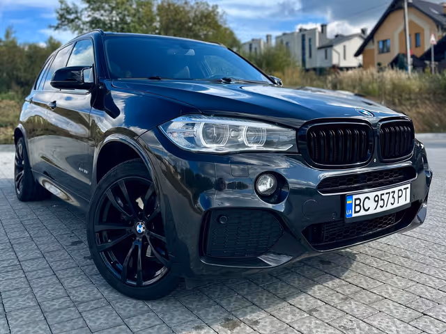 BMW X5 - фото 1