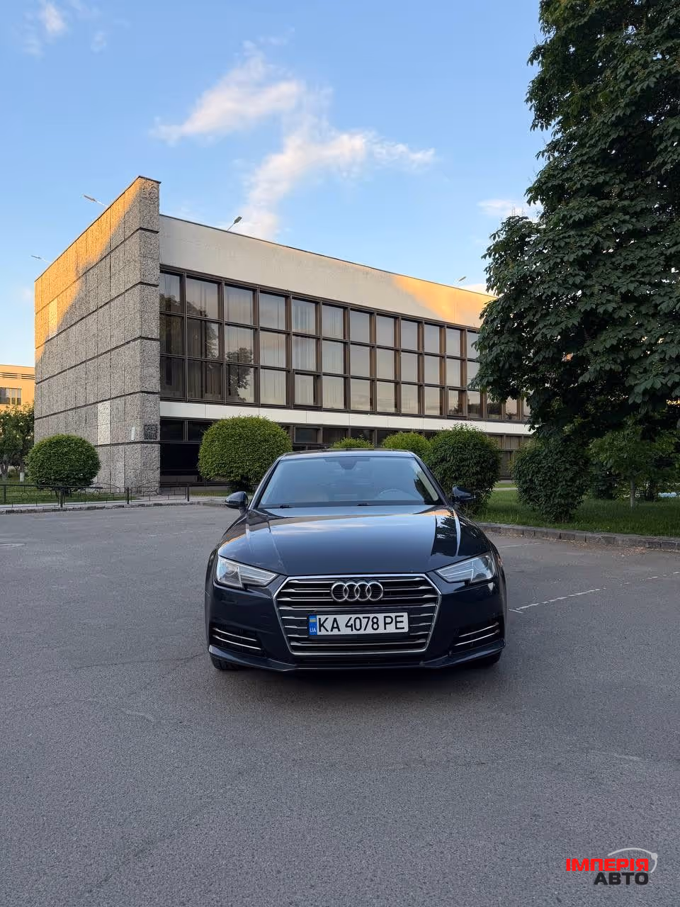 Audi A4 - фото 1