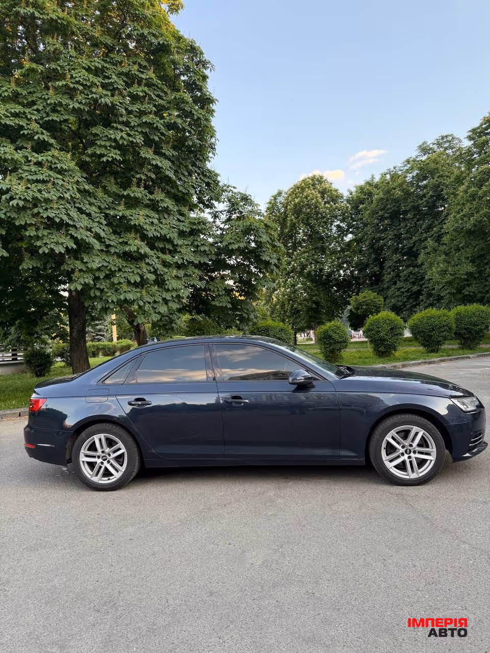 Audi A4 - фото 2