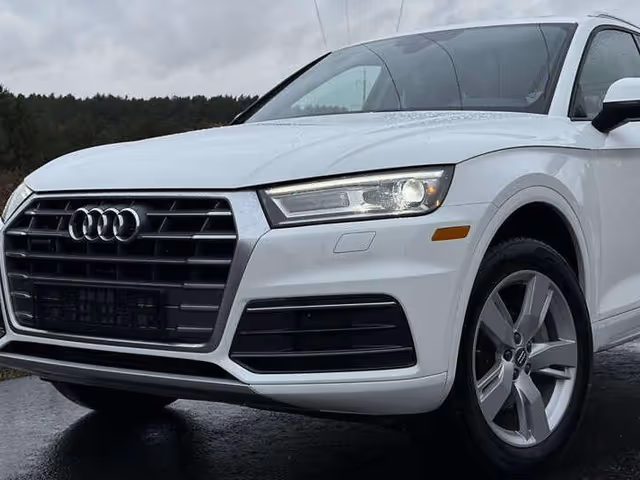 Audi Q5 - фото 1