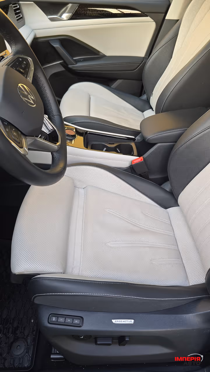 Volkswagen Tiguan - фото 13