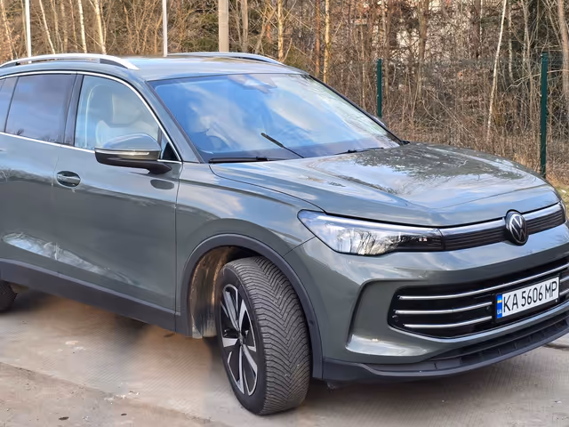 Volkswagen Tiguan - фото 2