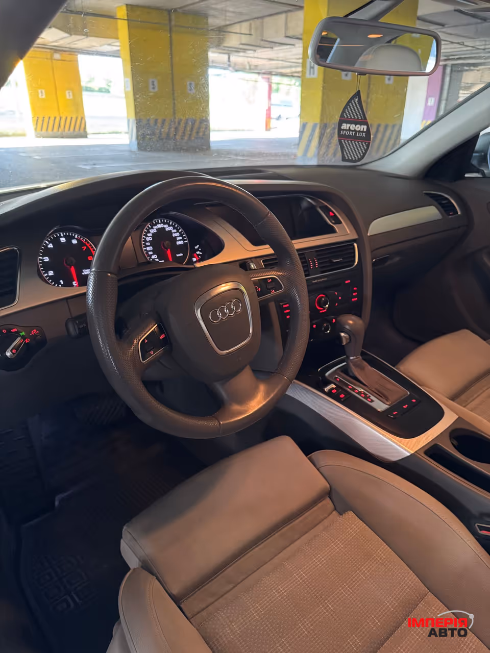 Audi A4 - фото 9