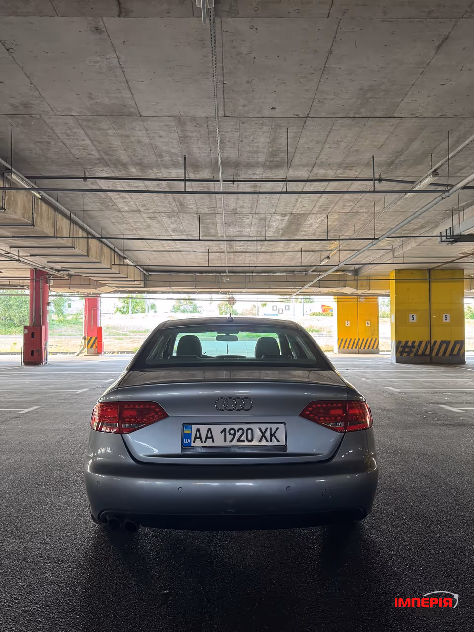 Audi A4 - фото 5