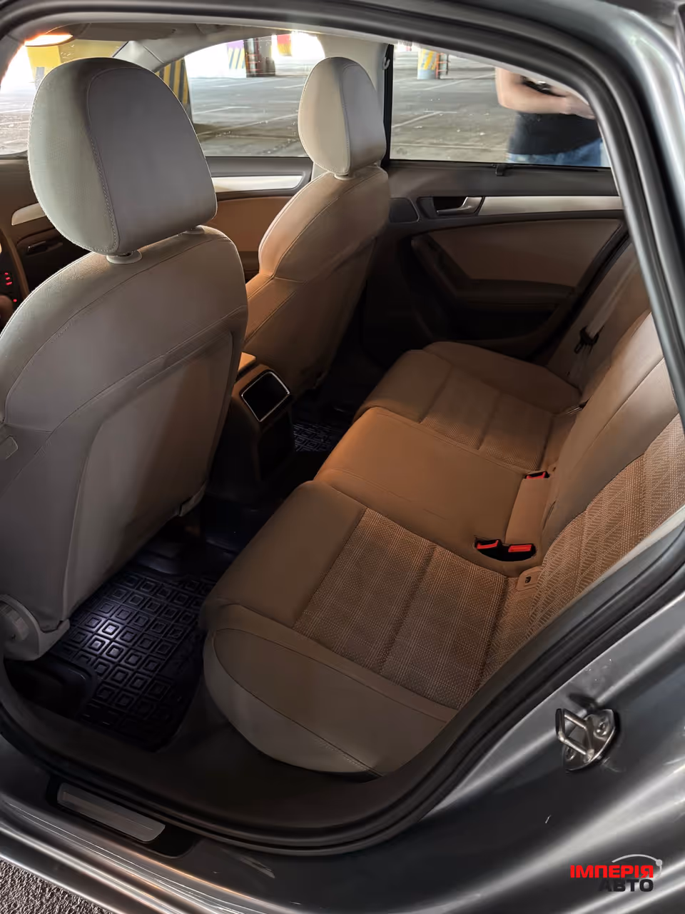 Audi A4 - фото 10