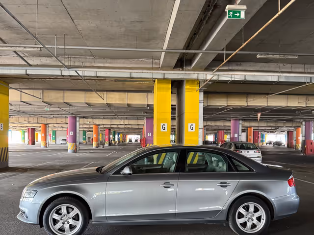 Audi A4 - фото 3