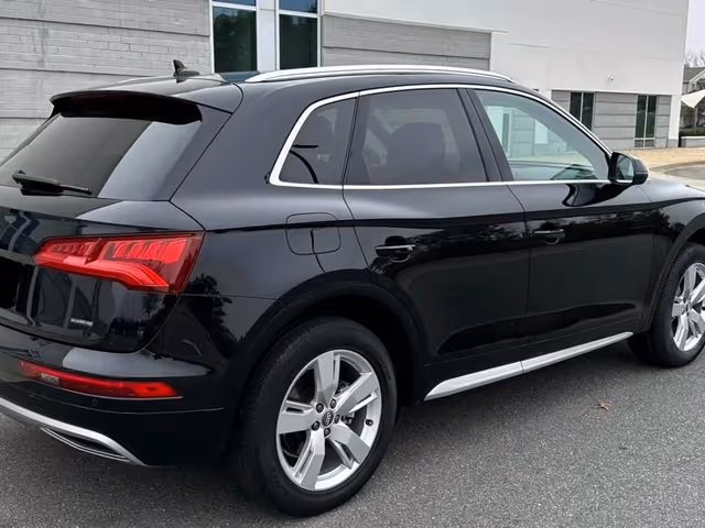 Audi Q5 - фото 5