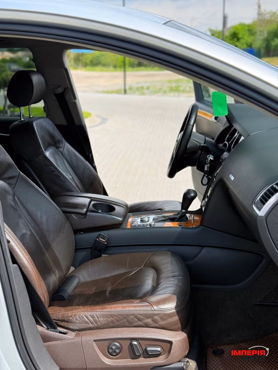Audi Q7 - фото 12