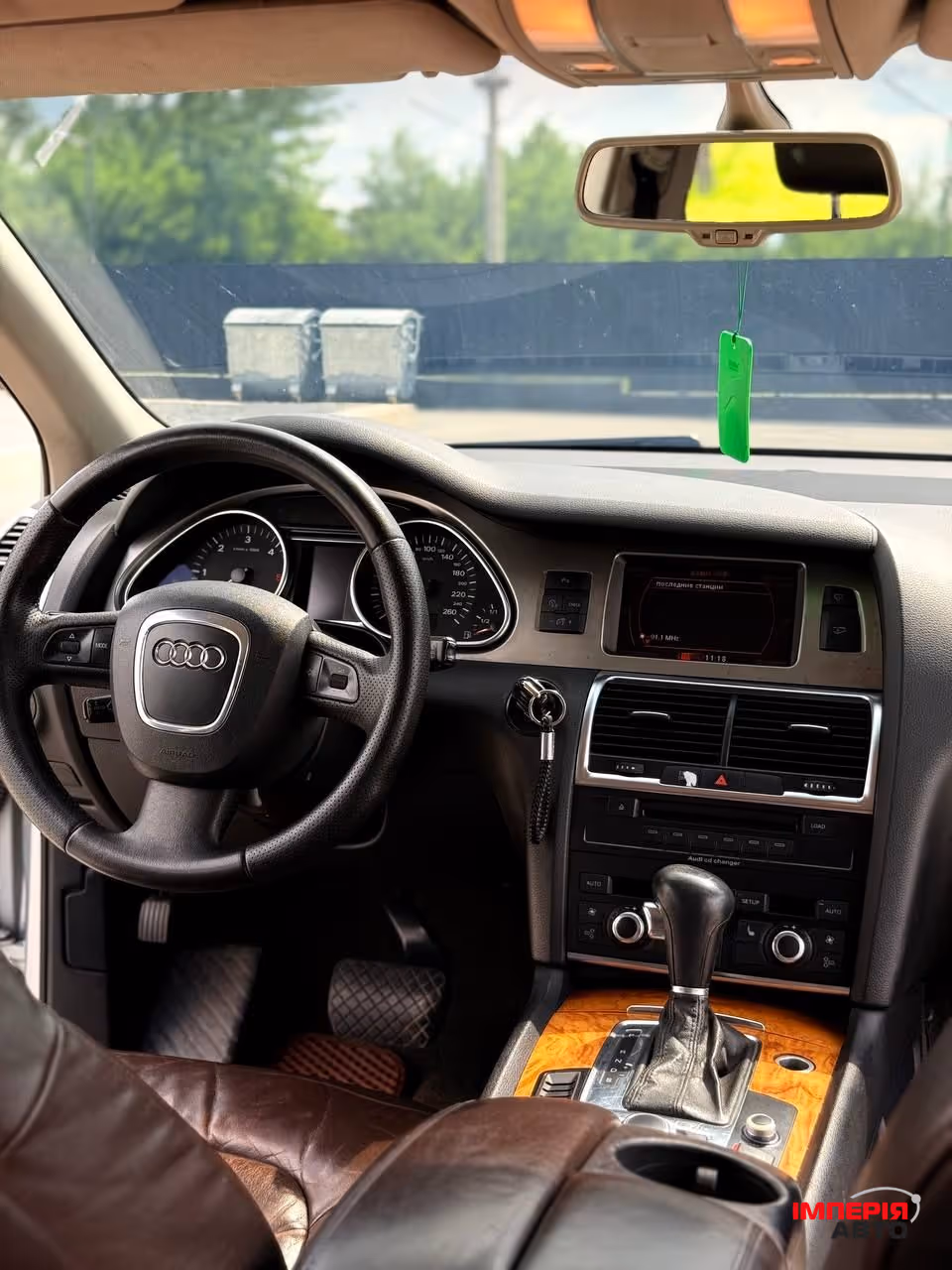 Audi Q7 - фото 10