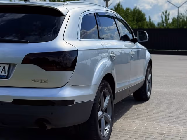 Audi Q7 - фото 3
