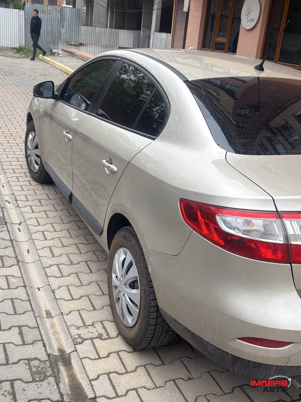 Renault Fluence - фото 7