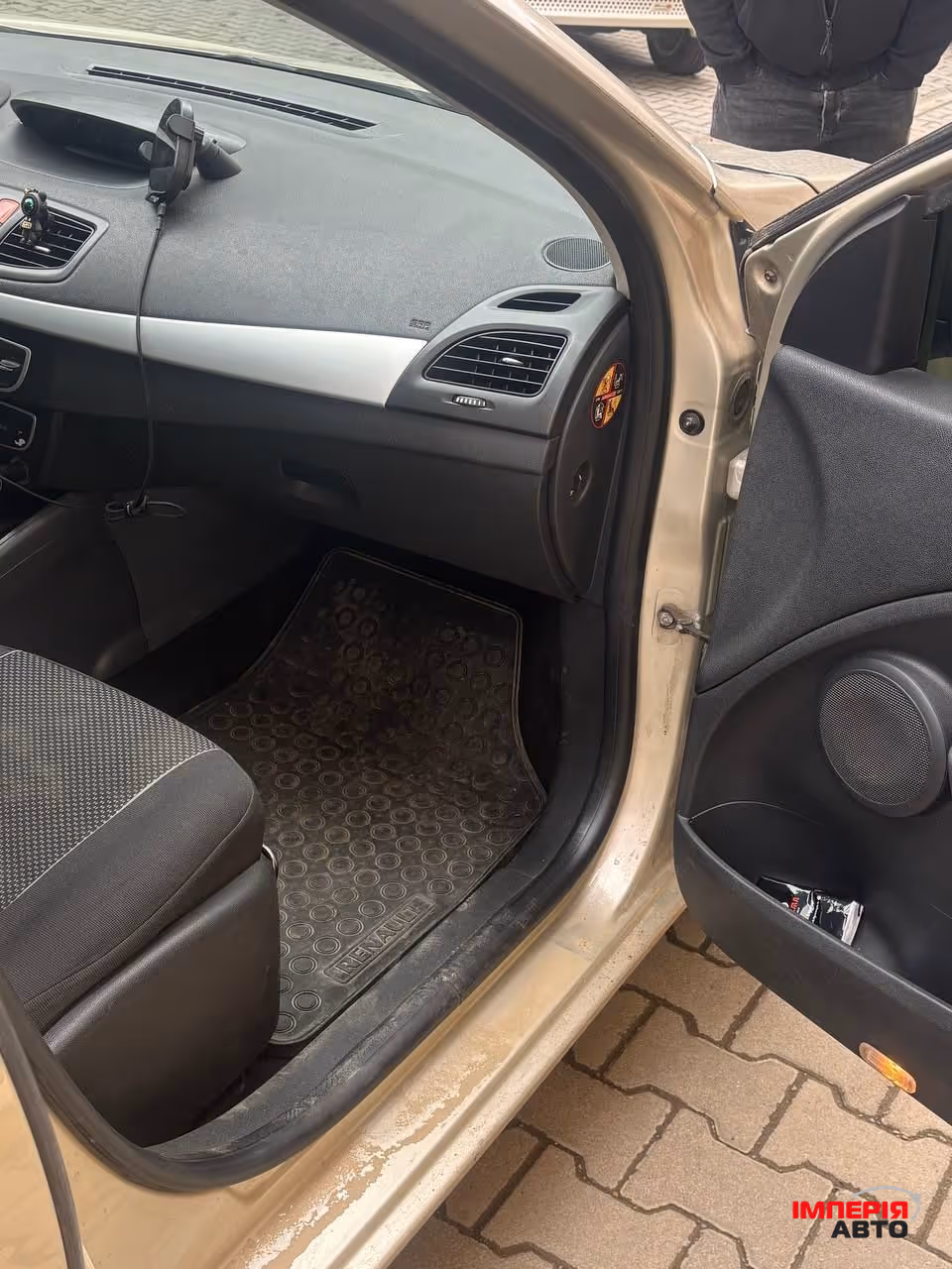 Renault Fluence - фото 4