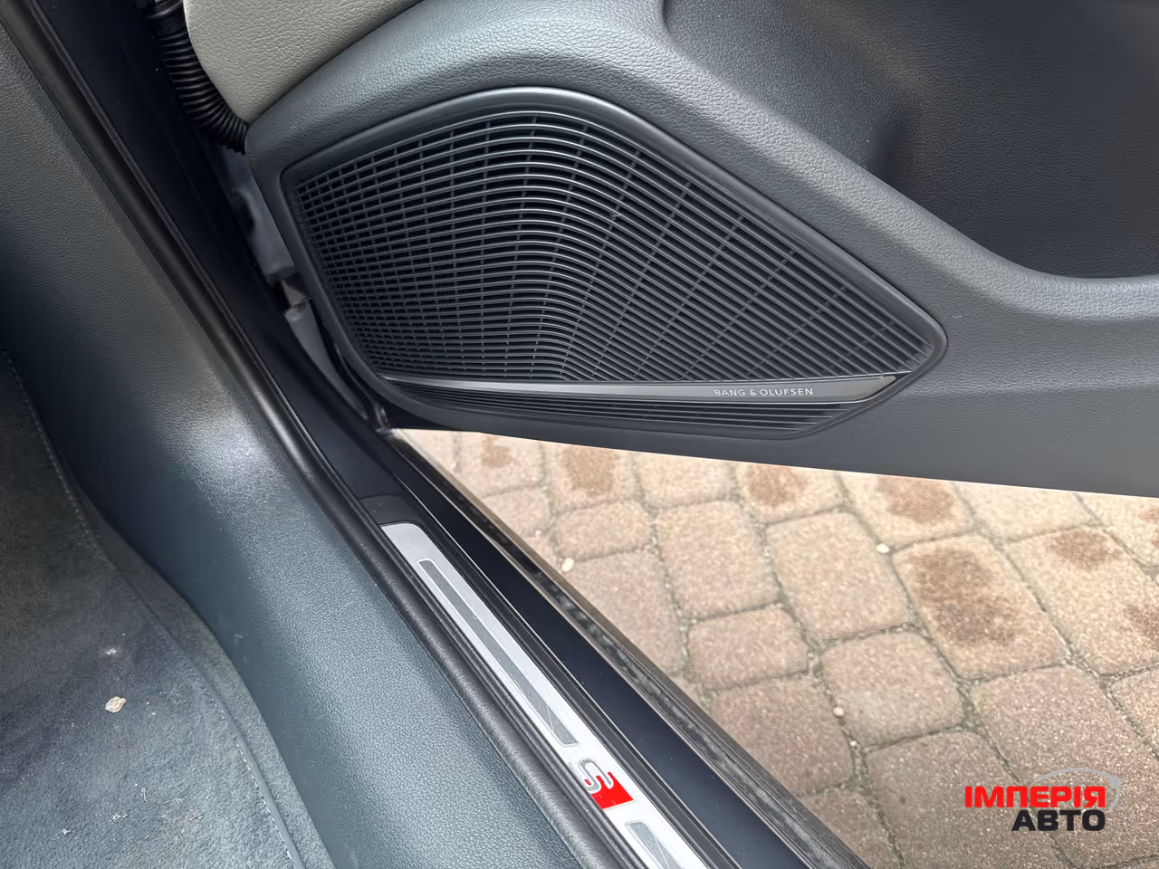 Audi A4 - фото 9