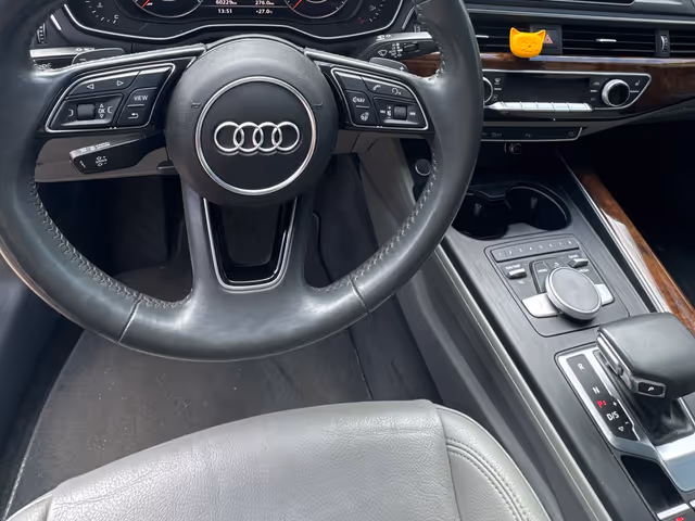 Audi A4 - фото 4