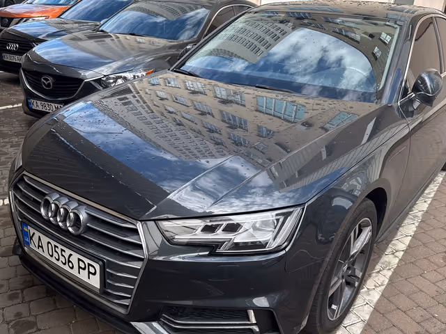 Audi A4 - фото 1