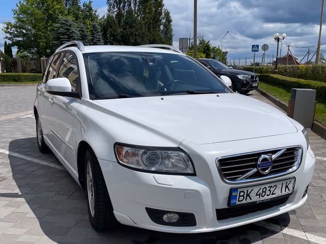 Volvo V50 - фото 5