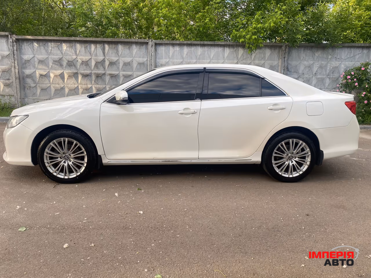 Toyota Camry - фото 4