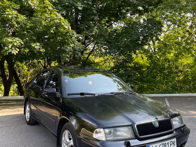 Skoda Octavia - фото 1
