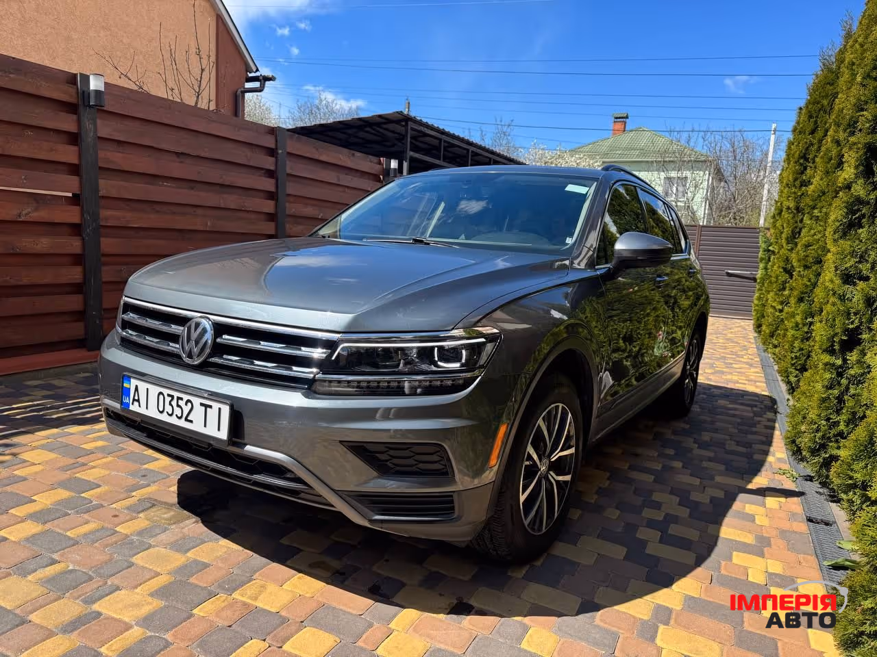 Volkswagen Tiguan - фото 1