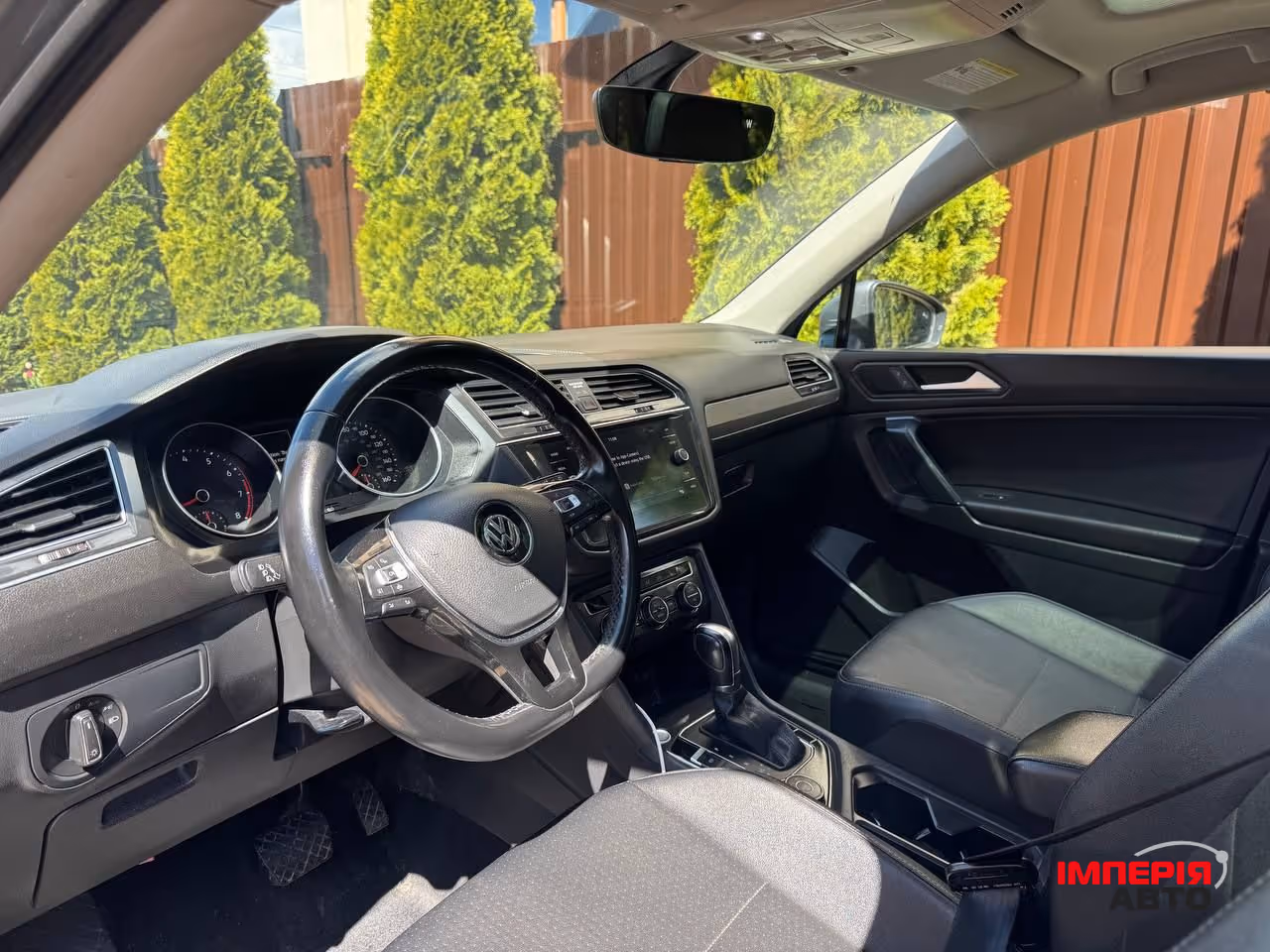 Volkswagen Tiguan - фото 7
