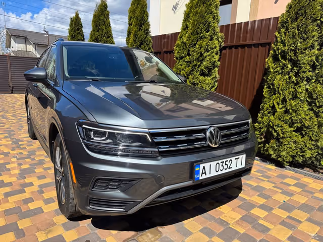 Volkswagen Tiguan - фото 3