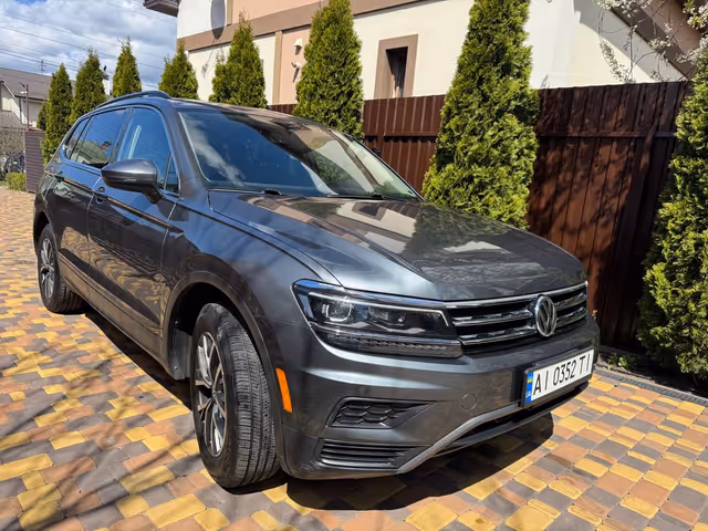 Volkswagen Tiguan - фото 4