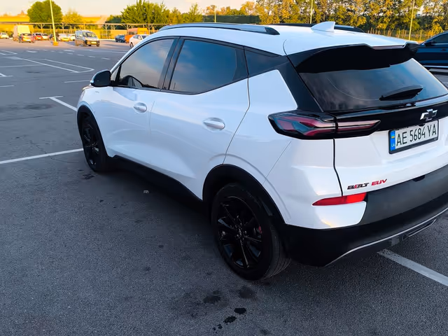 Chevrolet Bolt EUV - фото 4