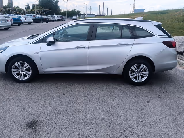 Opel Astra - фото 4