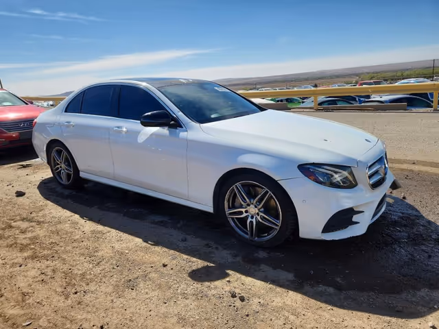 Mercedes-Benz E-Класс - фото 1