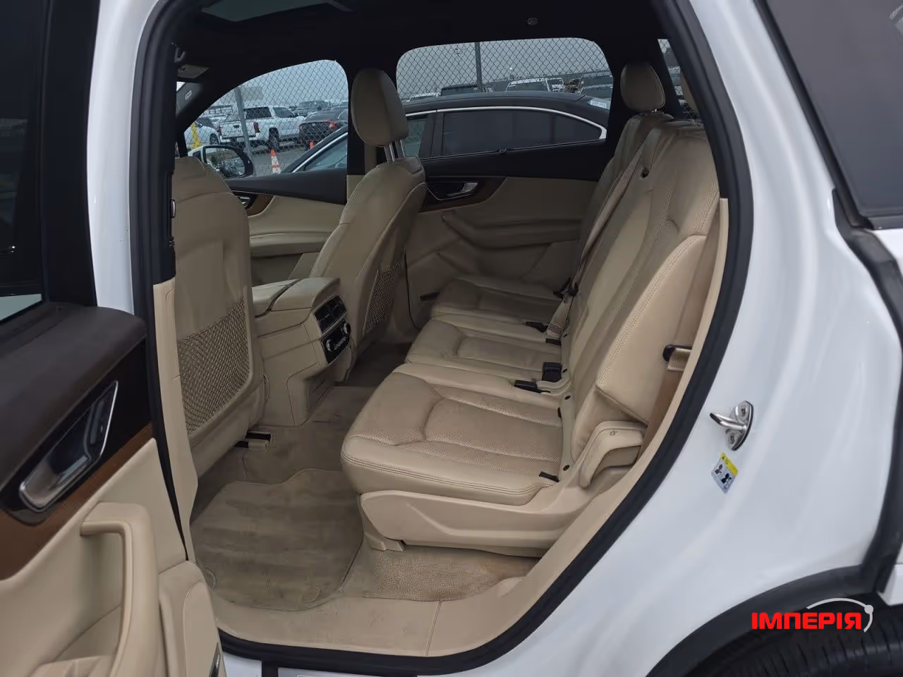 Audi Q7 - фото 8