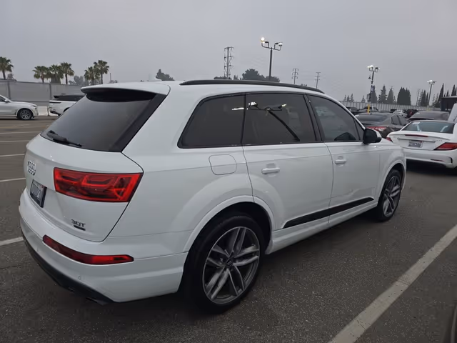 Audi Q7 - фото 3