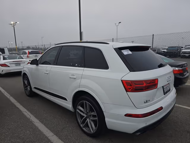 Audi Q7 - фото 5