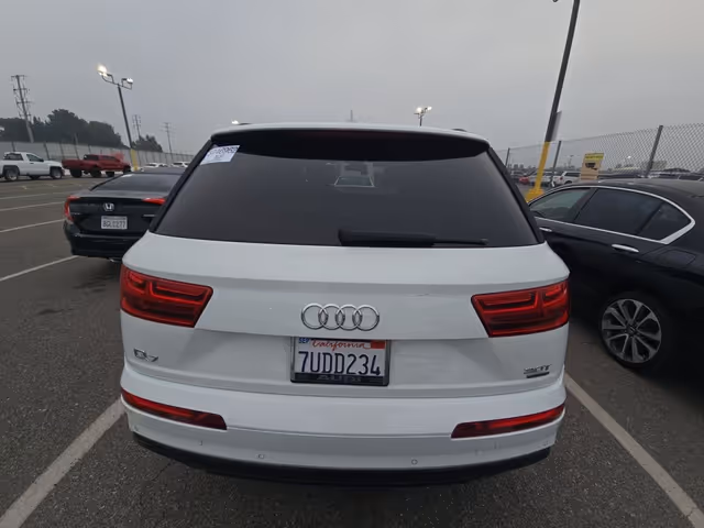 Audi Q7 - фото 4