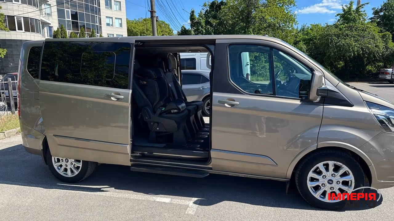 Ford Tourneo Custom - фото 11