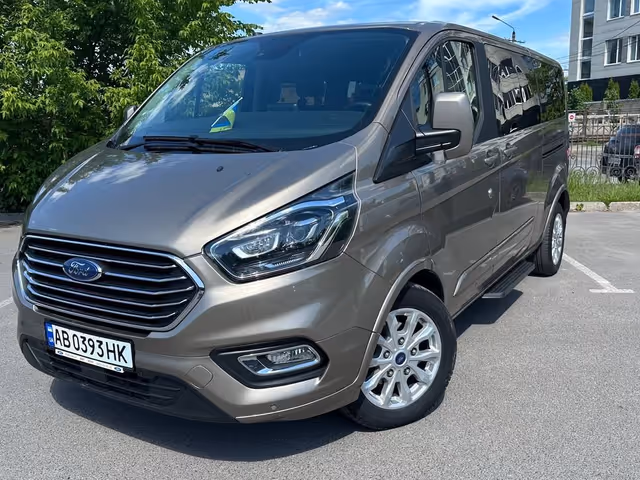 Ford Tourneo Custom - фото 1