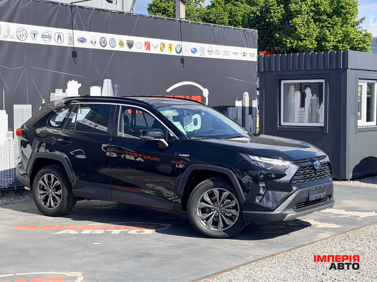 Toyota RAV4 - фото 2
