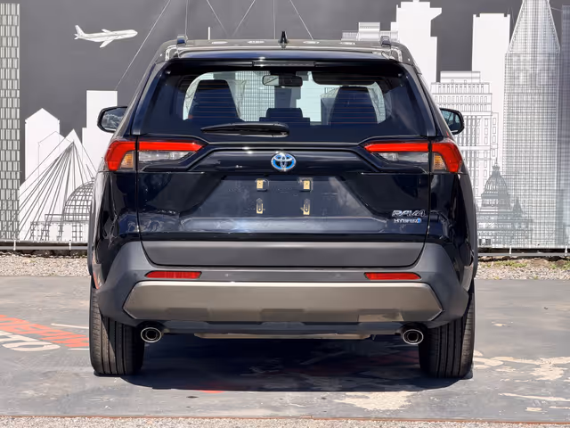 Toyota RAV4 - фото 4